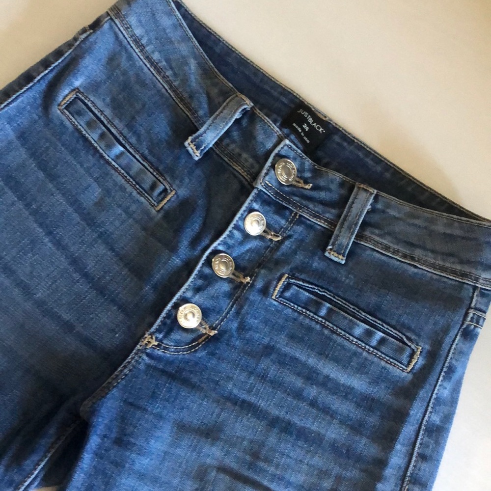 JUSTBLACK Flared Jeans!